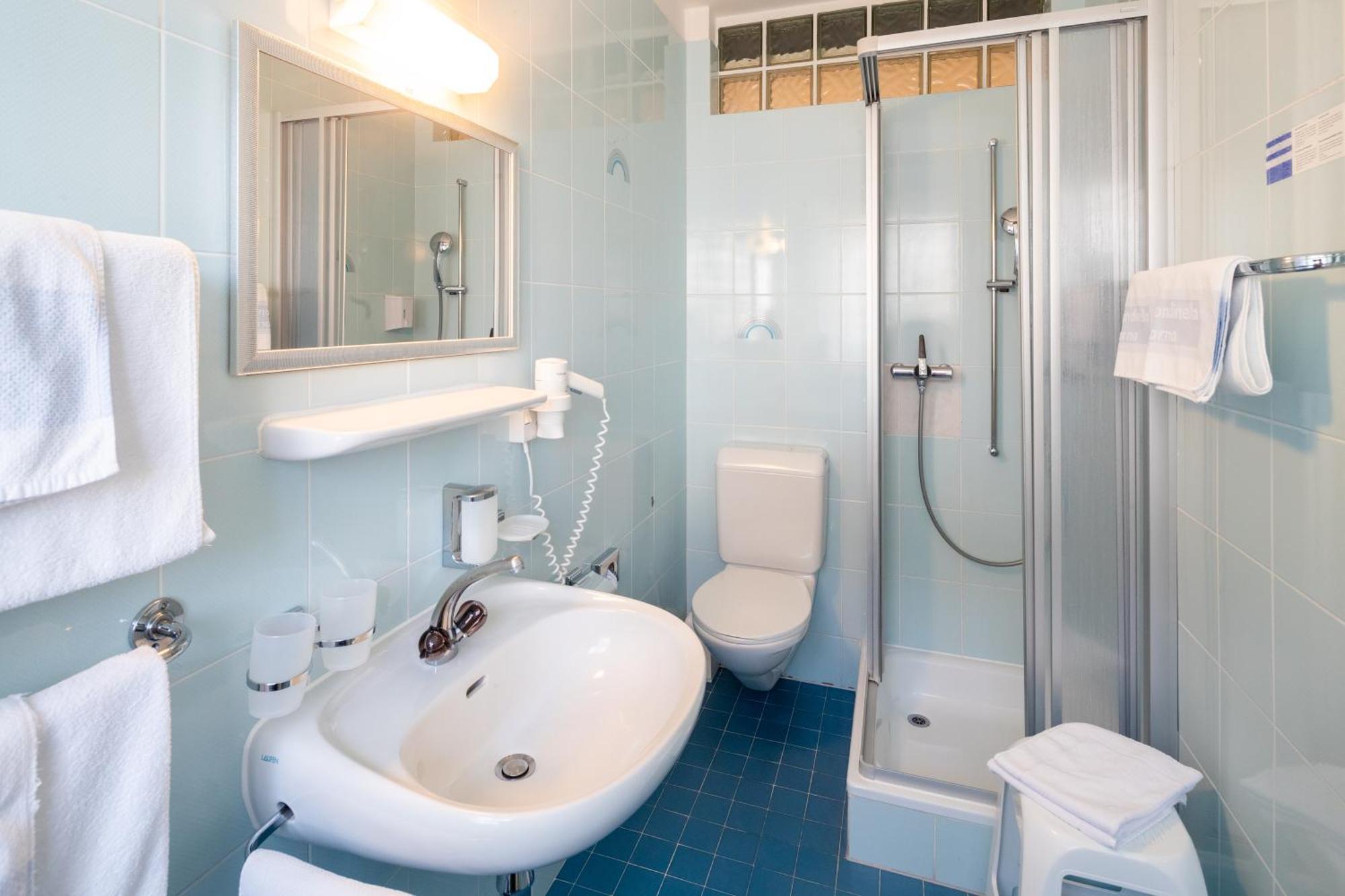Hotel Rondinella Locarno Pokoj fotografie