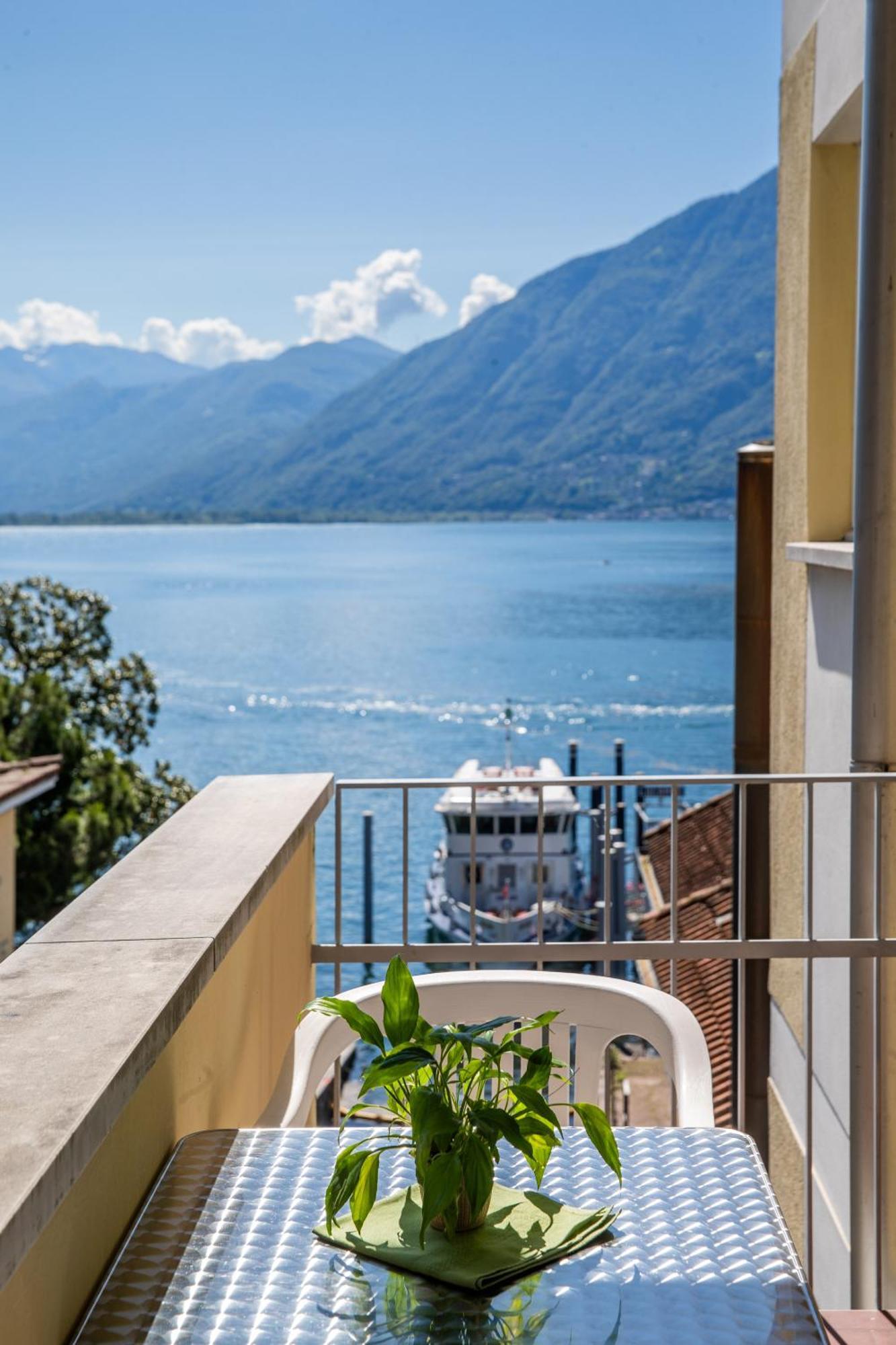 Hotel Rondinella Locarno Pokoj fotografie